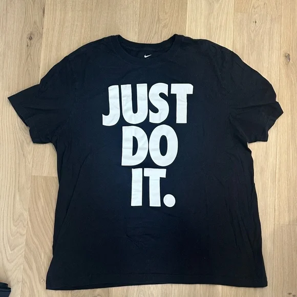 Bundle of Men's XL Nike shirts (4 tee shirts) - Picture 3 of 5